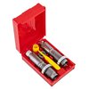 Das RIFLE 2 DIE SETS, .338 LAPUA PACESETTER bietet dir eine Full Length Sizing Die, Bullet Seating Die, Universal Shell Holder und mehr – alles aus Stahl!