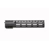 Das L89 Handguard bietet eine Titan Barrel Nut, 7-seitige M-LOK Slots, integrierte Stahl QD-Sockets und optimierte Kühlöffnungen für maximale Funktionalität.