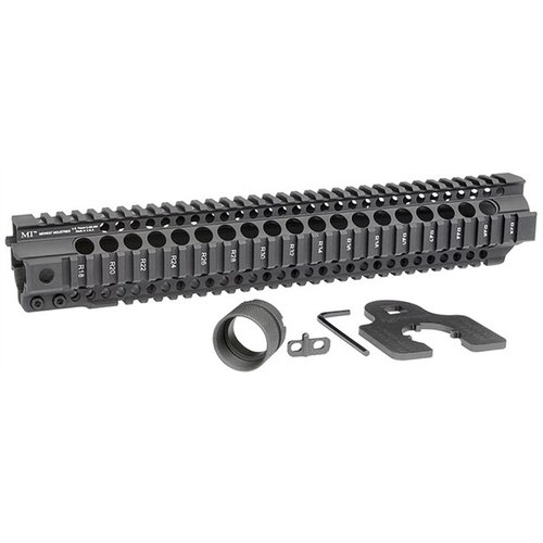 Der AR-15 Combat Rail T-Series Handguard bietet eine robuste 6061 Aluminium-Konstruktion, MIL-STD 1913 Picatinny Rails und eine lebenslange Garantie – alles 100% Made in USA!