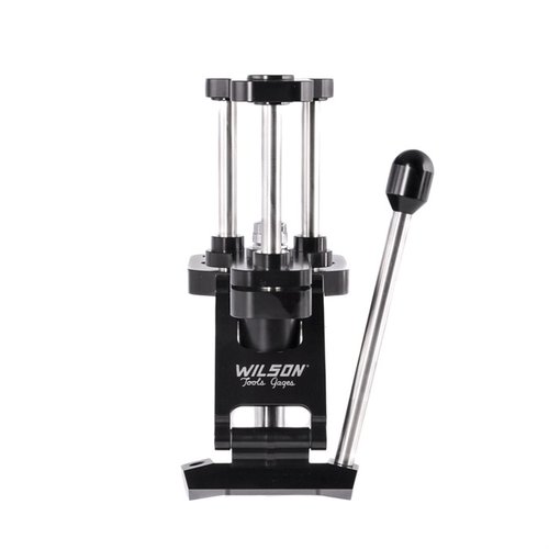 Die L.E. WILSON Single Stage Reloading Press bietet präzise Handhabung, robuste Bauweise aus Aluminium und Edelstahl sowie eine einstellbare Handhabung für Links- und Rechtshänder.