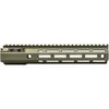 Der MOD 4 Handguard von Aero Precision bietet eine robuste 6061-T6 Aluminiumkonstruktion, M-LOK™-Kompatibilität und vier verstärkte QD-Sockets für maximale Anpassungsfähigkeit.