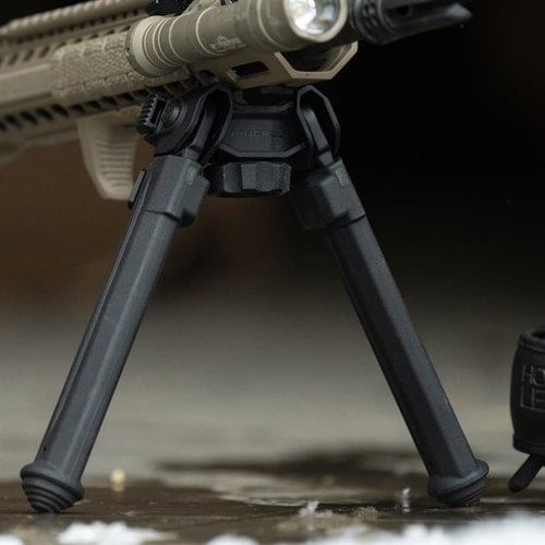 Die MOE QD Bipod für M-LOK ist leicht, schnell zu montieren und bietet eine stabile Schießbasis mit verstellbaren Beinen von 7" bis 10" für optimale Flexibilität.