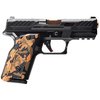 Die XF PRO™ 9MM Luger bietet herausragende Leistung, Glock® Magazinkompatibilität, ein präzises 4" Rohr und eine anpassbare Ergonomie für optimale Kontrolle.