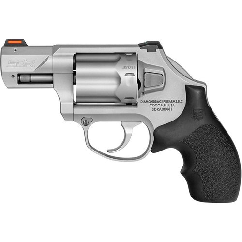 Die DIAMONDBACK SDR .357 MAGNUM/.38 SPL +P ist leicht, kompakt und bietet eine zuverlässige Leistung mit einem glatten Abzug und präzisen Fiber-Optik-Visier.