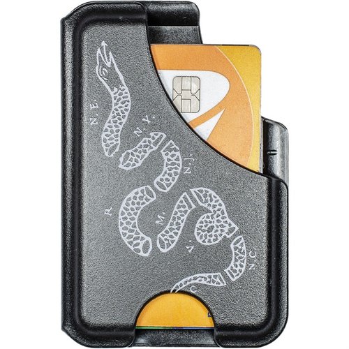 Der MISSION FIRST TACTICAL Minimalist Wallet ist schlank, stark und langlebig. Mit RFID-Schutz, Platz für bis zu 8 Kreditkarten und handgefertigt in den USA.