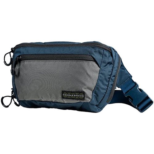 Die EBERLESTOCK BANDO EDC BAG ist leicht, hat einen verstellbaren Gürtel und bietet Platz für deine EDC-Items sowie eine integrierte Tourniquet-Hülle.