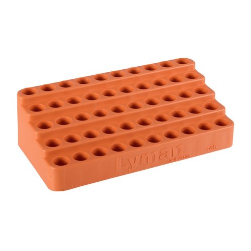 Die Lyman Bleacher Loading Blocks erleichtern das Nachladen, indem sie 50 .308 Win. Hülsen durch ihre innovative geneigte Bauweise einfach zugänglich machen.