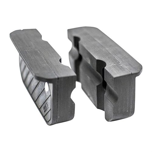 Die Otis AK Soft Jaws schützen deine AK im Schraubstock, sind rutschfest, passen auf fast alle Schraubstöcke und verhindern Kratzer auf deinem Gewehr.