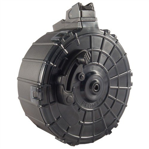 Das SAIGA 12 Drum-Magazin bietet hohe Kapazität für Wettkämpfe, ist aus robustem Polymer, hat eine abnehmbare Abdeckung und erleichtert schnelles Nachladen.