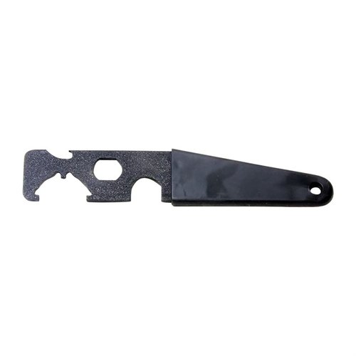 Der AR-15 Carbine Stock Wrench/Multi-Tool von PRO MAG bietet dir alle wichtigen Werkzeuge wie Castle-Nut-Wrench und A1/A2 Flash Hider Wrench in einem robusten, korrosionsbeständigen Design.