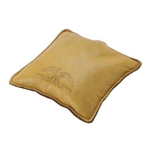 Der NO. 18 Pillow Bag aus hochwertigem, handgefertigtem Leder bietet hervorragenden Halt für deinen Arm und ermöglicht ein reibungsloses Schießen ohne Verrutschen.