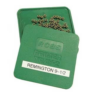 Die SQUARE PRIMER FLIPPER TRAY von RCBS bietet eine strukturierte Oberfläche für einfaches Laden von bis zu 300 kleinen Zündhütchen – perfekt für jedes Handladen!