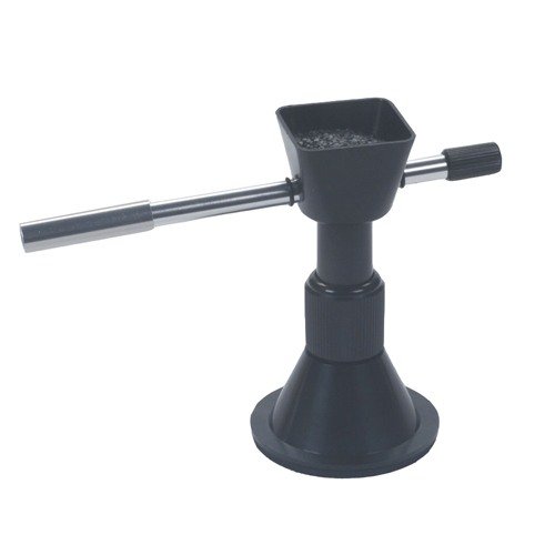 Der Lyman E-ZEE FLOW POWDER TRICKLER ist höhenverstellbar, passt auf alle Waagen, selbst elektronische, und hat einen Verlängerungsschlauch für große Waagen.