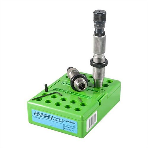 Das Redding Type S Match Bushing Full Die Set bietet präzises Full-Length Resizing, anpassbare Neck Tension und eine Competition Seating Die für optimale Genauigkeit.