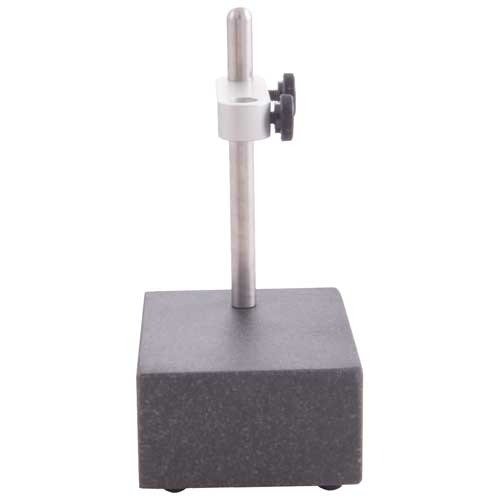 Der Sinclair Bullet Sorting Stand ermöglicht dir schnelles und präzises Sortieren von Geschossen nach Basis- zu Ogivenlänge auf einem stabilen Granitboden.