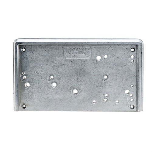 Spare Zeit und Platz mit der ACCESSORY BASE PLATE 3 von RCBS! Befestige sie an jeder Arbeitsfläche und montiere schnell verschiedene Pressen und Werkzeuge.