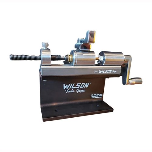 Mit dem Wilson Case Length Trimmer Kit erhältst du einen langlebigen Trimmer, der .17 - .45 Kaliber Hülsen präzise kürzt. Inklusive Stand und Klemme!