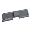 Die Wilson Combat AR-15 Ejection Port Covers ermöglichen dir eine schnelle Identifikation der Oberteile in verschiedenen Kalibern und sind in Black Armor-Tuff® erhältlich.